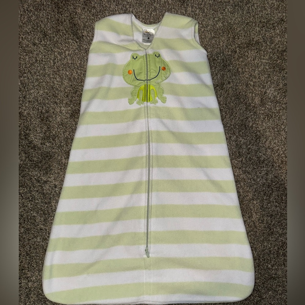 Halo Fleece sleep sack size Medium 6-12M green white frog